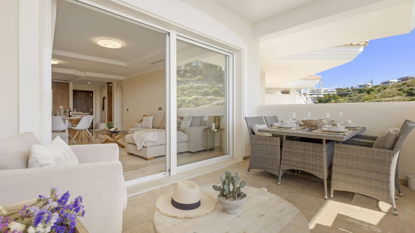 Apartamento de 2 habitaciones en Nueva Andalucia en venta - 575.000 € (Ref: 9456014)