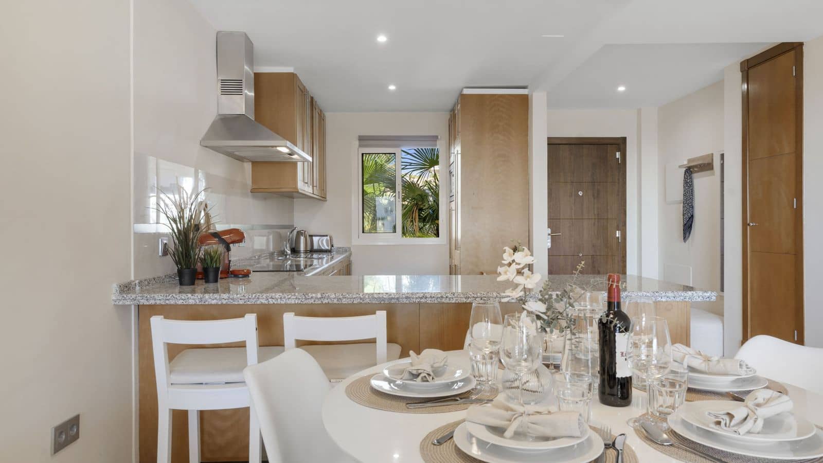 Apartamento de 2 habitaciones en Nueva Andalucia en venta - 575.000 € (Ref: 9456014)