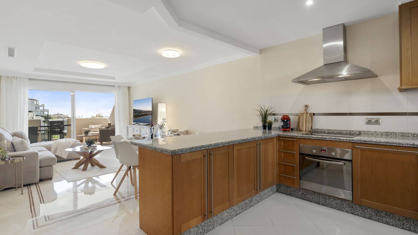 Apartamento de 2 habitaciones en Nueva Andalucia en venta - 575.000 € (Ref: 9456014)