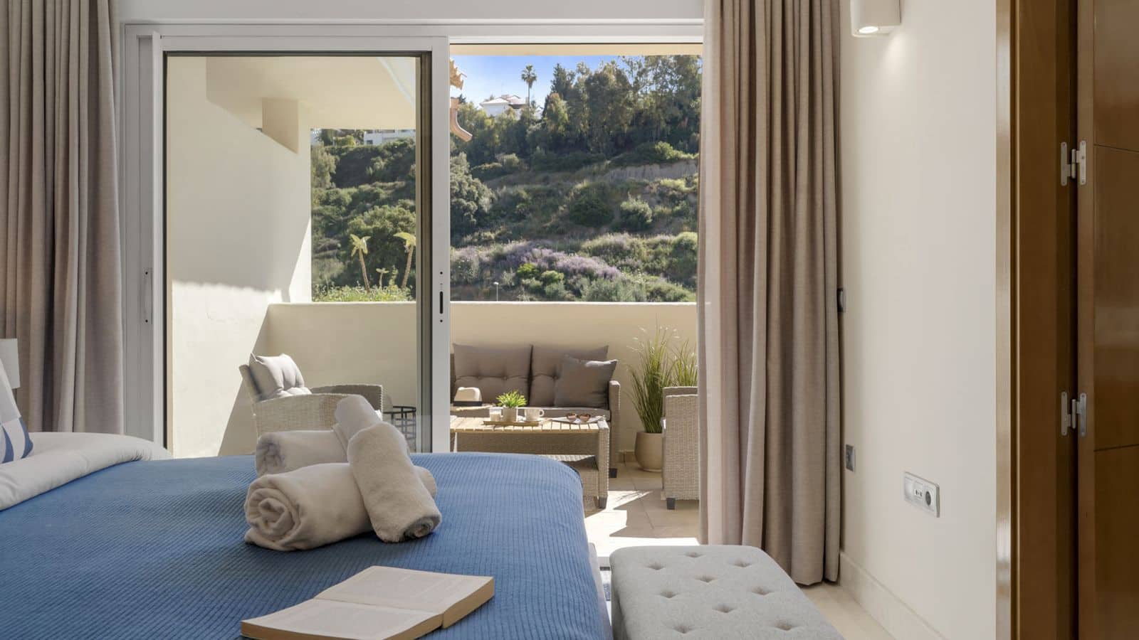 Apartamento de 2 habitaciones en Nueva Andalucia en venta - 575.000 € (Ref: 9456014)