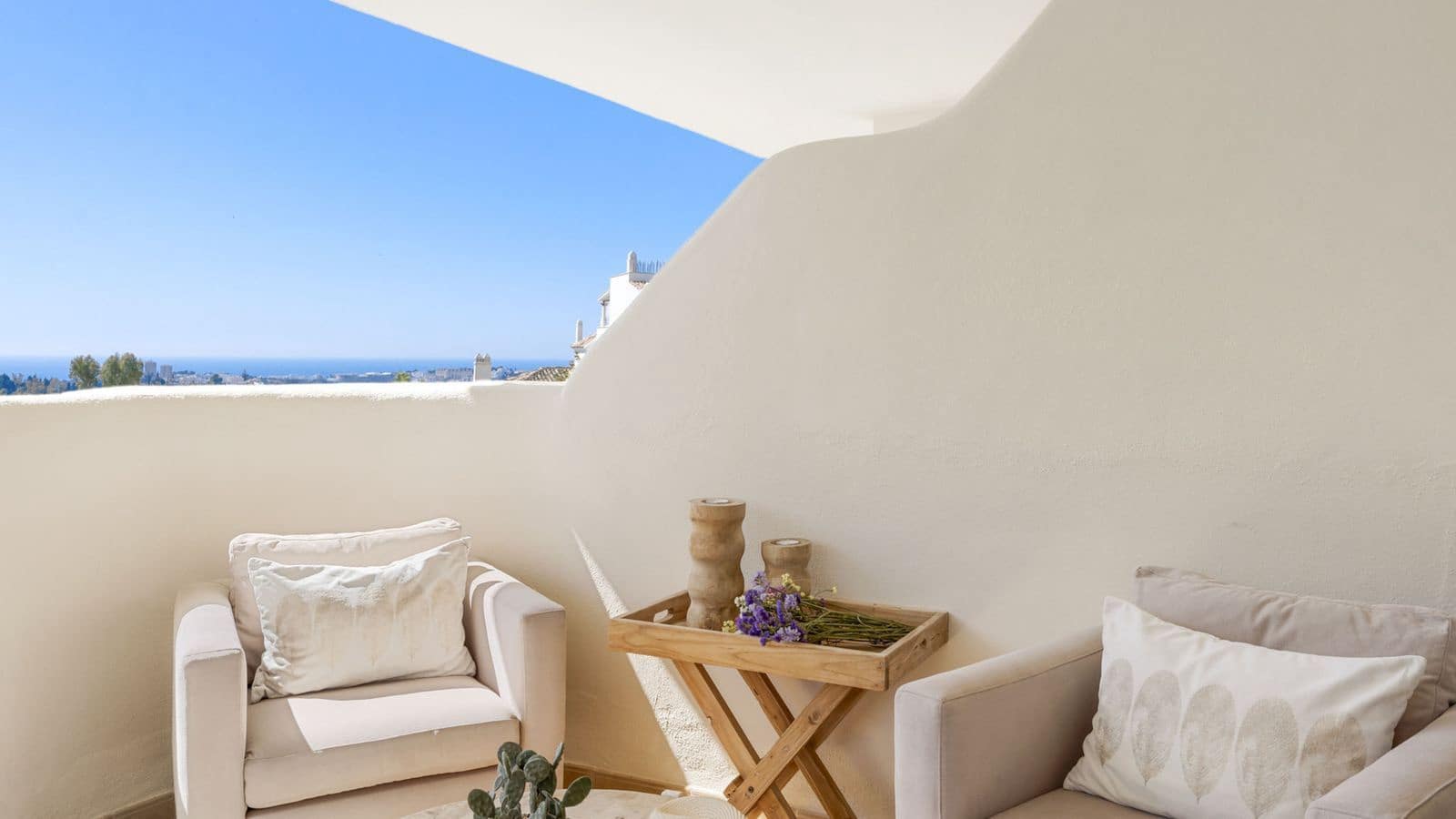 Apartamento de 2 habitaciones en Nueva Andalucia en venta - 575.000 € (Ref: 9456014)