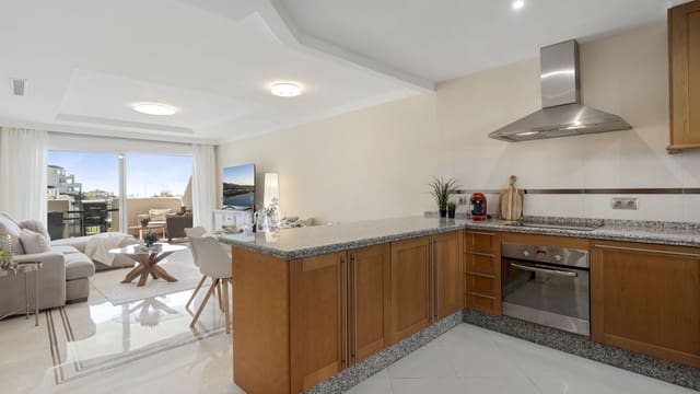 Apartamento de 2 habitaciones en Nueva Andalucia, Marbella en venta - 575.000 € (Ref: 9456014)