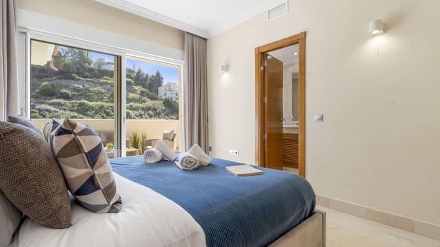 Apartamento de 2 habitaciones en Nueva Andalucia, Marbella en venta - 575.000 € (Ref: 9456014)