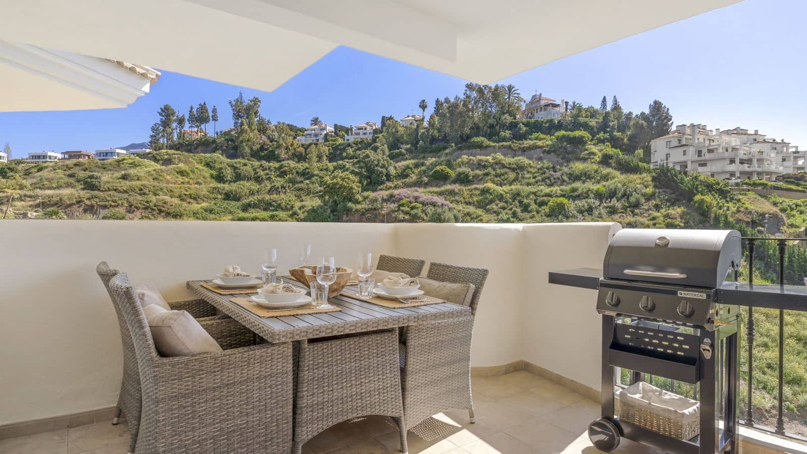 Apartamento de 2 habitaciones en Nueva Andalucia en venta - 575.000 € (Ref: 9456014)