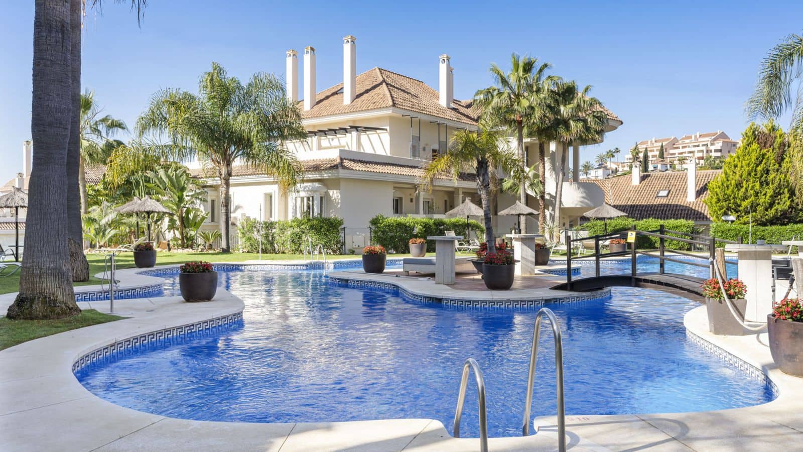 Apartamento de 2 habitaciones en Nueva Andalucia en venta - 575.000 € (Ref: 9456014)