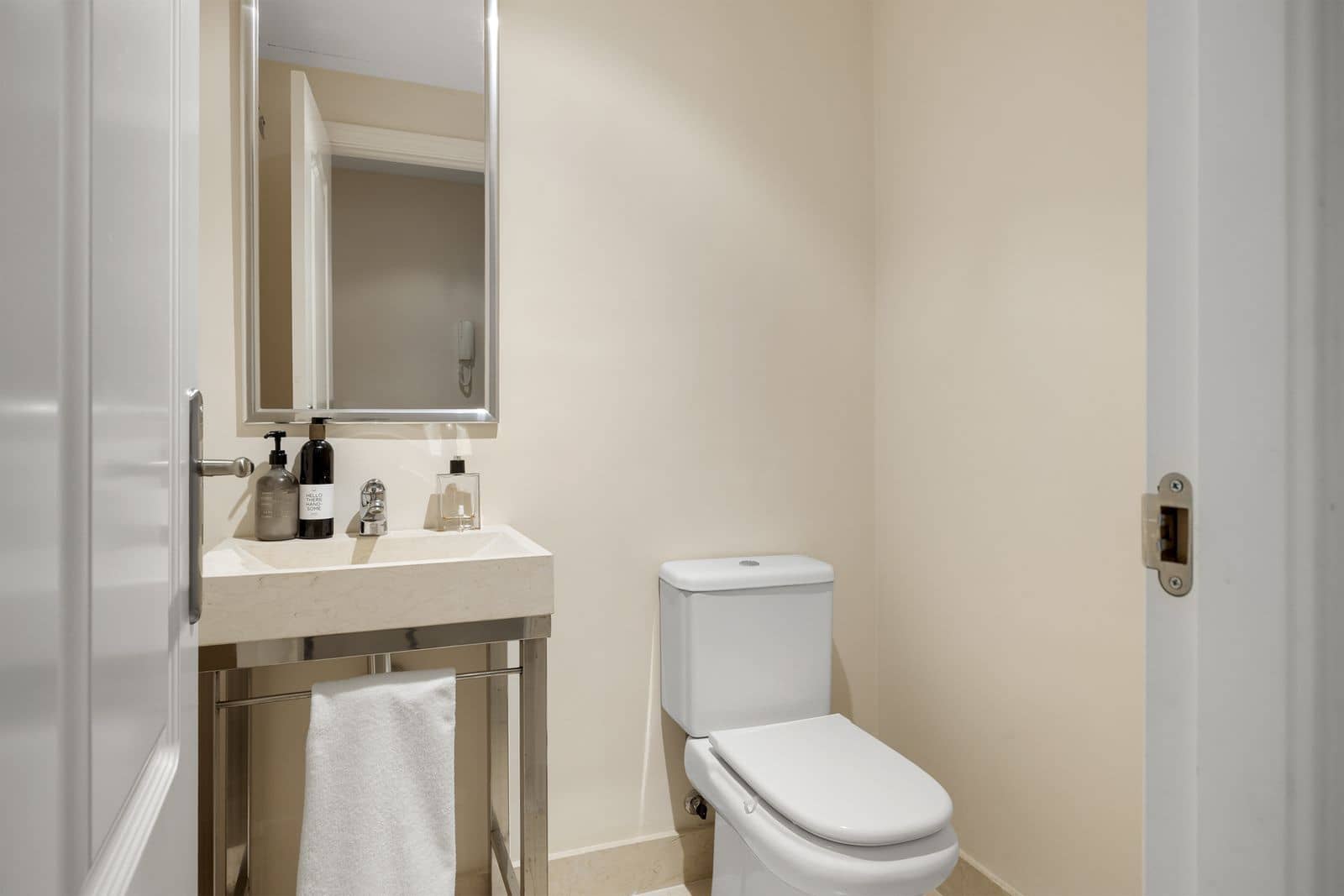 2 bedroom Apartment for sale in Benahavis - € 549,500 (Ref: 9456016)