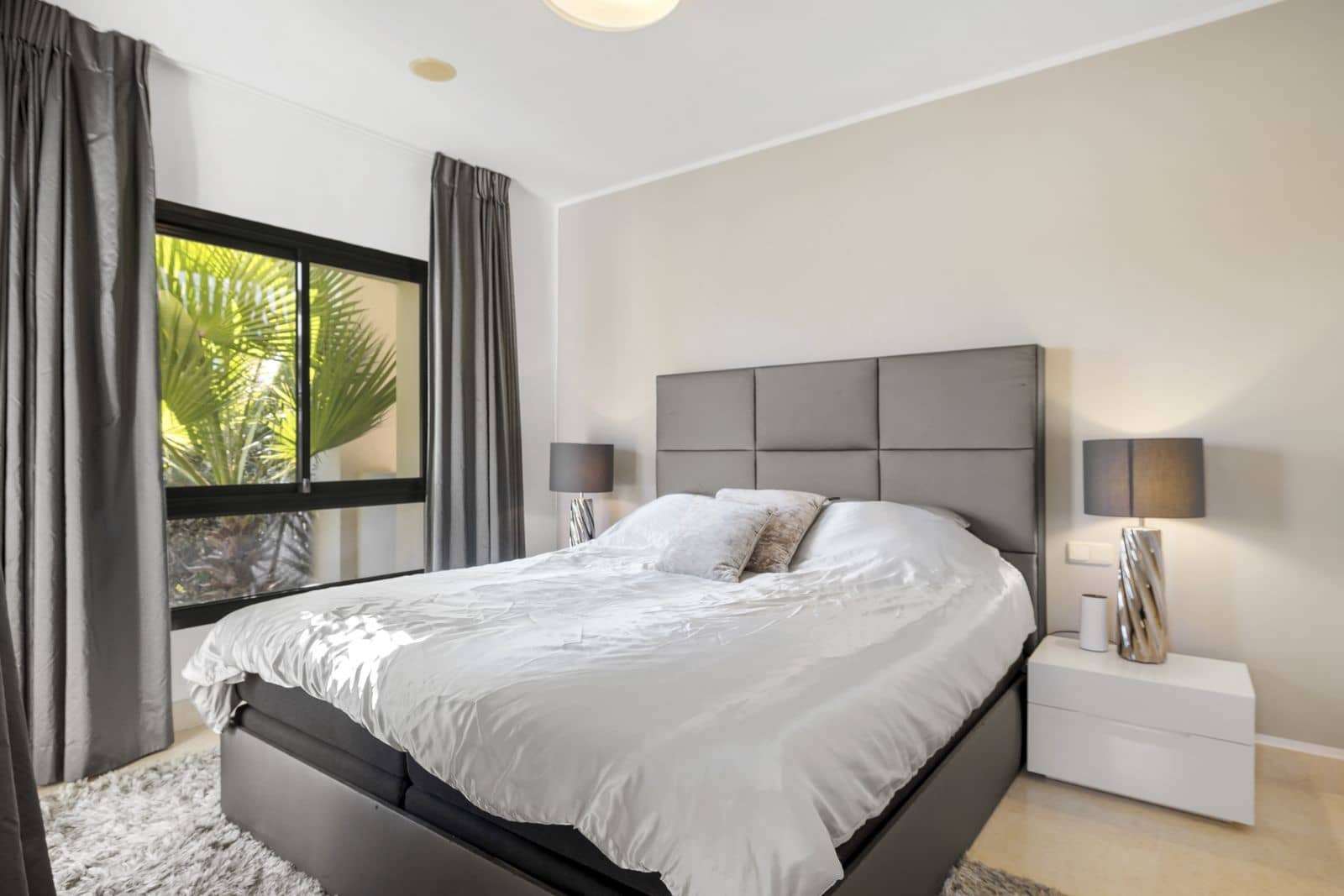 2 bedroom Apartment for sale in Benahavis - € 549,500 (Ref: 9456016)