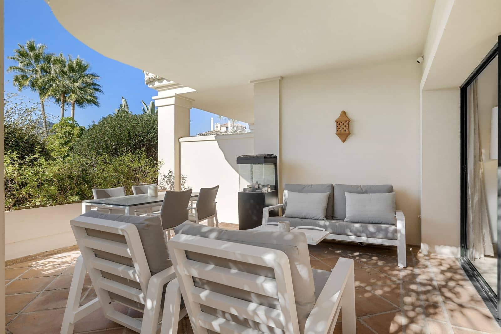 2 bedroom Apartment for sale in Benahavis - € 549,500 (Ref: 9456016)