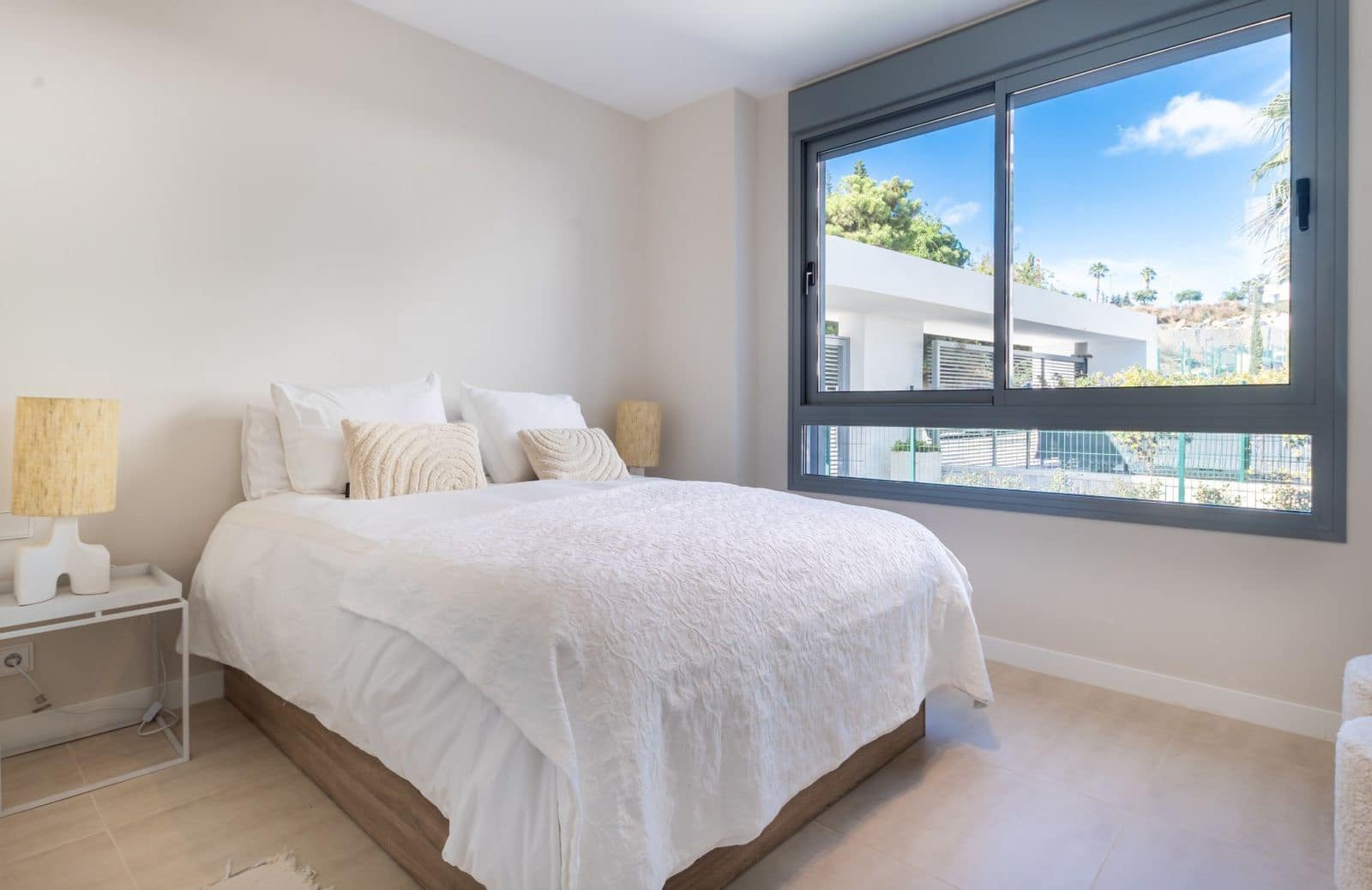 3 bedroom Apartment for sale in New Golden Mile - € 599,000 (Ref: 9456018)