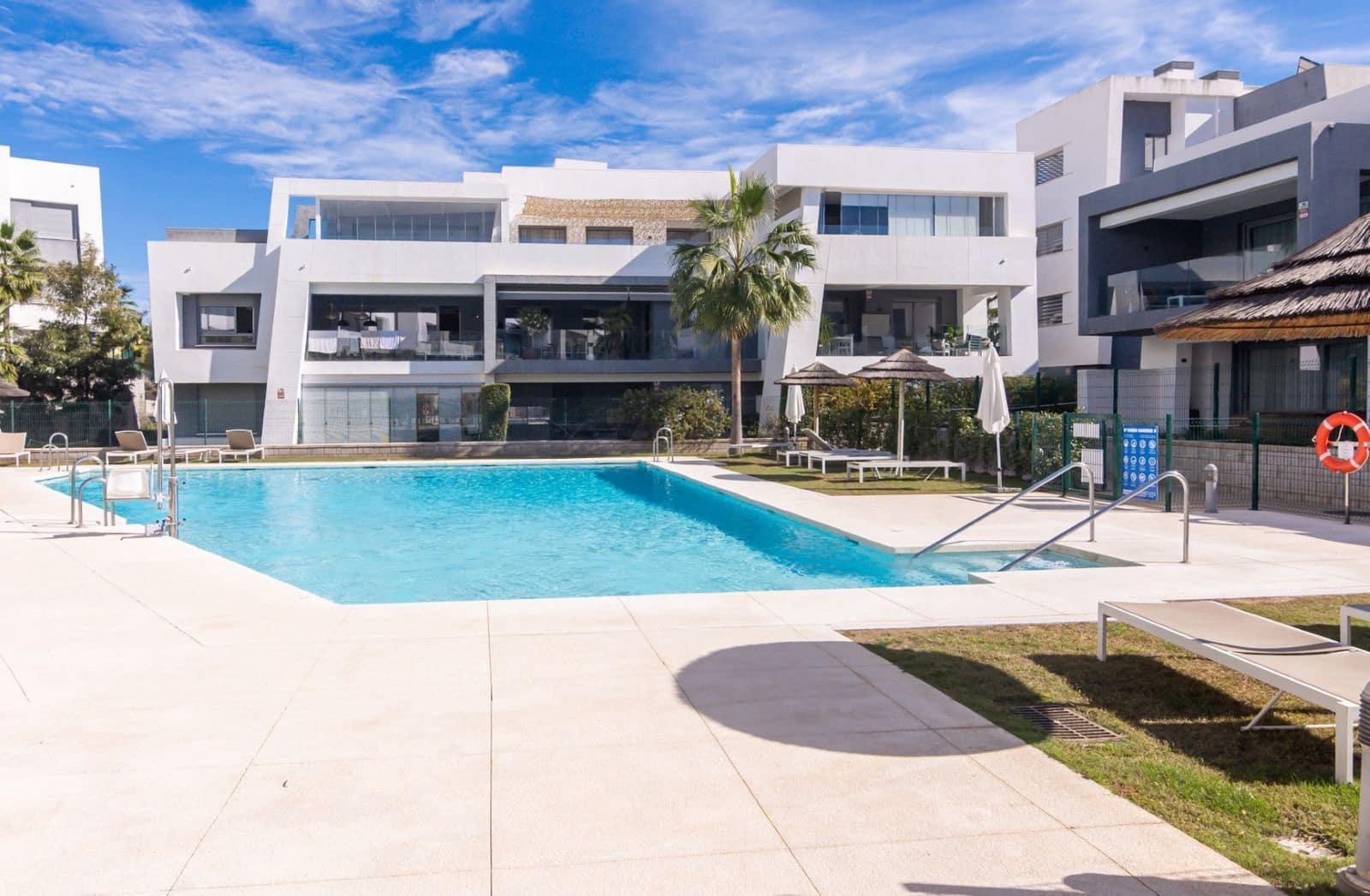 3 bedroom Apartment for sale in New Golden Mile - € 599,000 (Ref: 9456018)