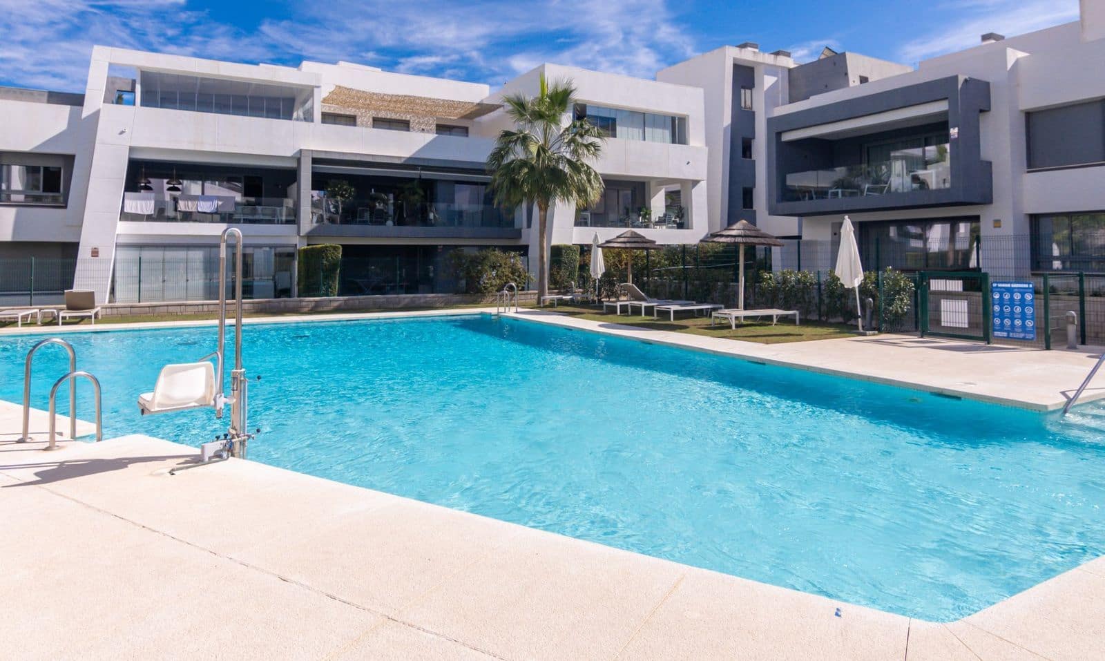 3 bedroom Apartment for sale in New Golden Mile - € 599,000 (Ref: 9456018)