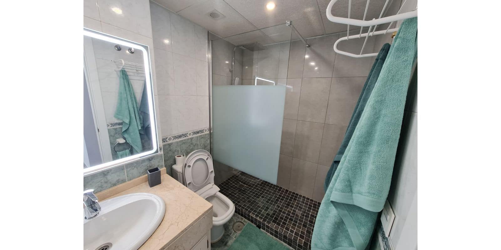 Apartamento de 2 habitaciones en Nueva Andalucia en venta - 375.000 € (Ref: 9456022)