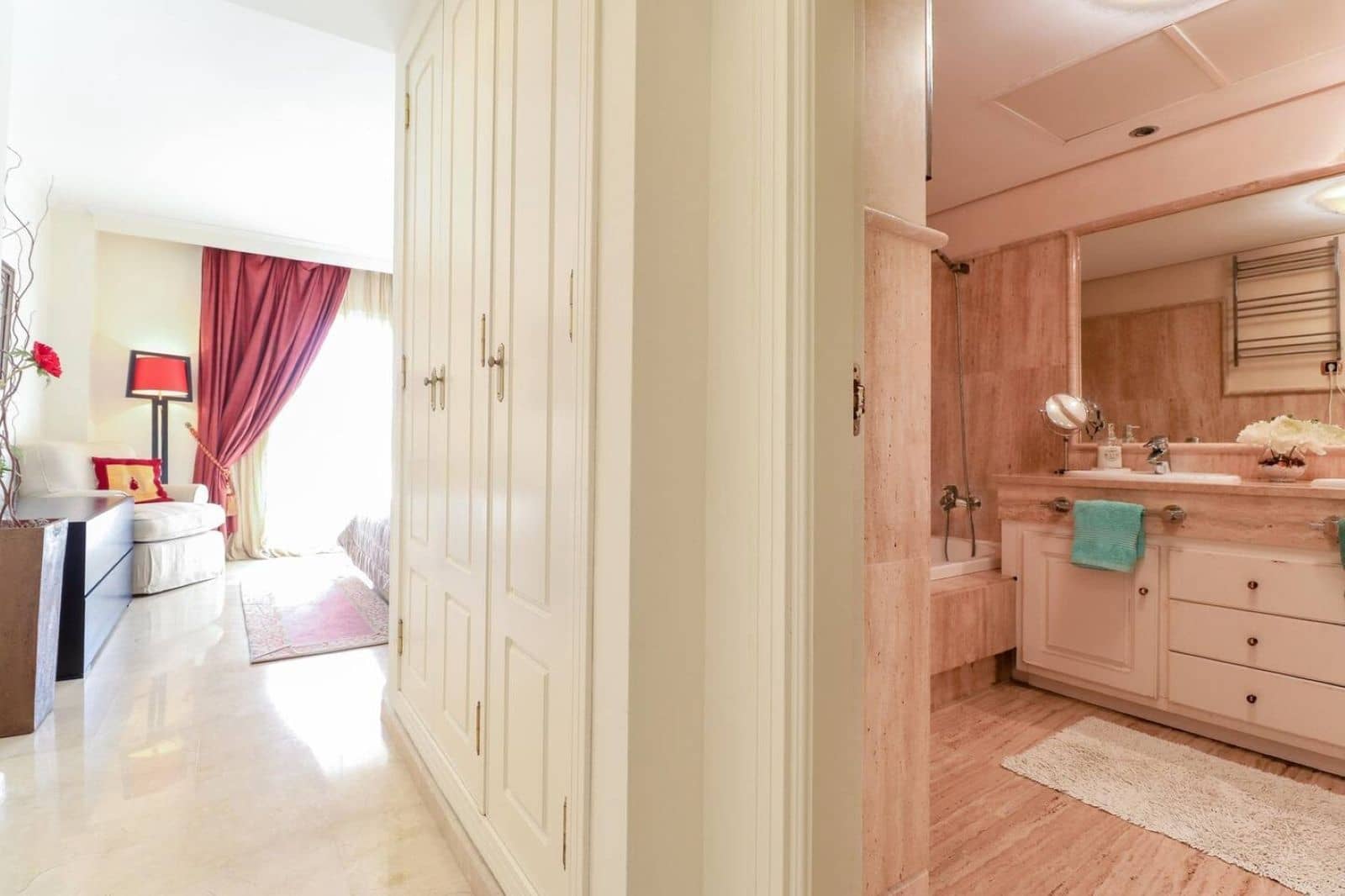 2 soverom Leilighet til salgs i Los Monteros - € 1 395 000 (Ref: 9456023)