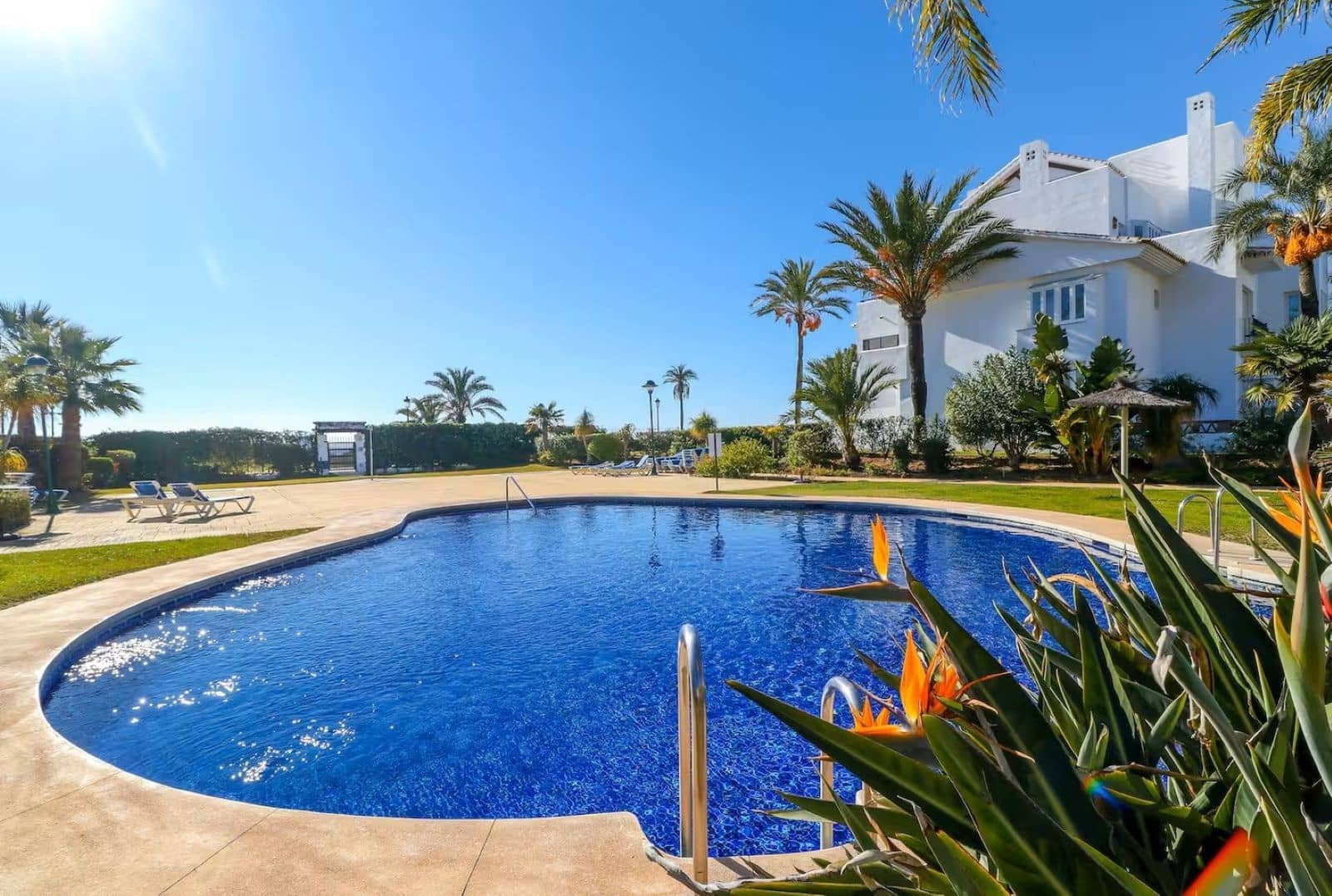 2 soverom Leilighet til salgs i Los Monteros - € 1 395 000 (Ref: 9456023)