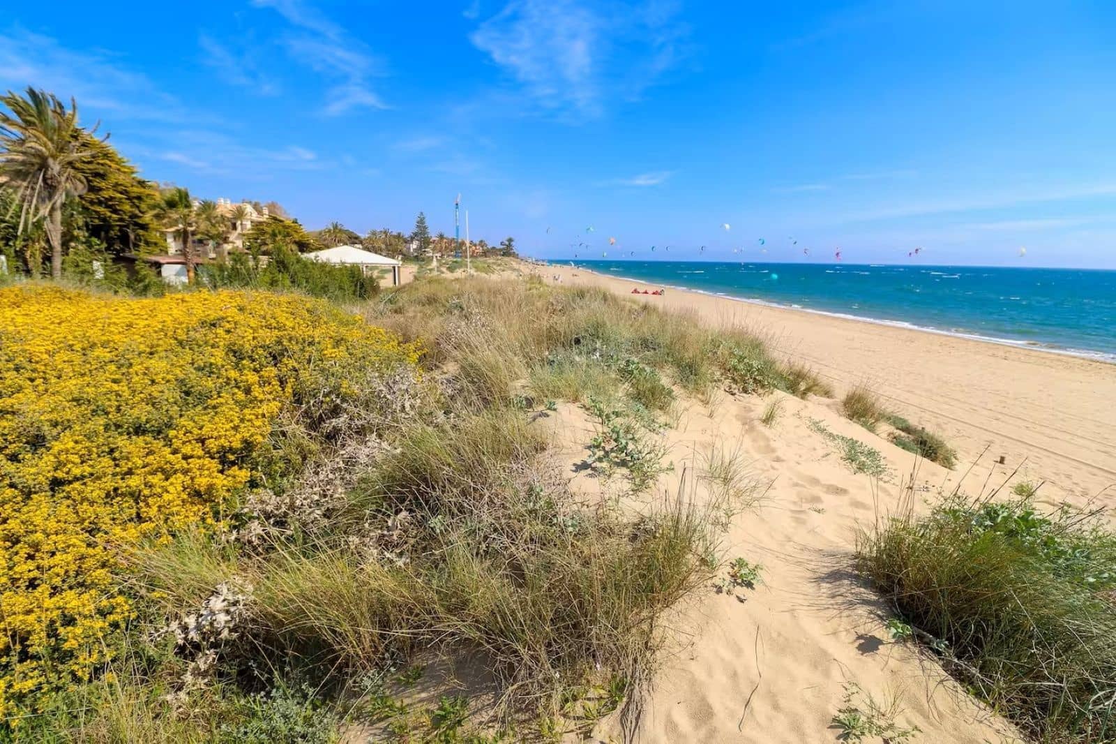 2 soverom Leilighet til salgs i Los Monteros - € 1 395 000 (Ref: 9456023)