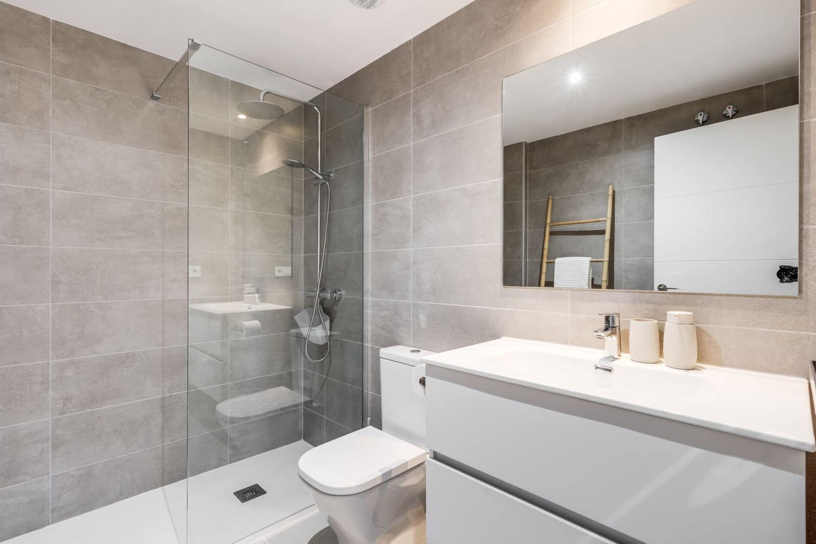 2 quarto Apartamento para venda em Estepona - 475 000 € (Ref: 9456024)