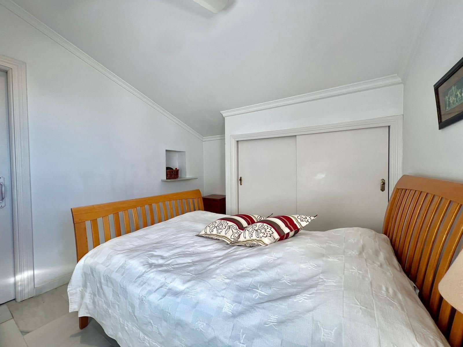 3 quarto Moradia Geminada para venda em New Golden Mile - 595 000 € (Ref: 9456026)