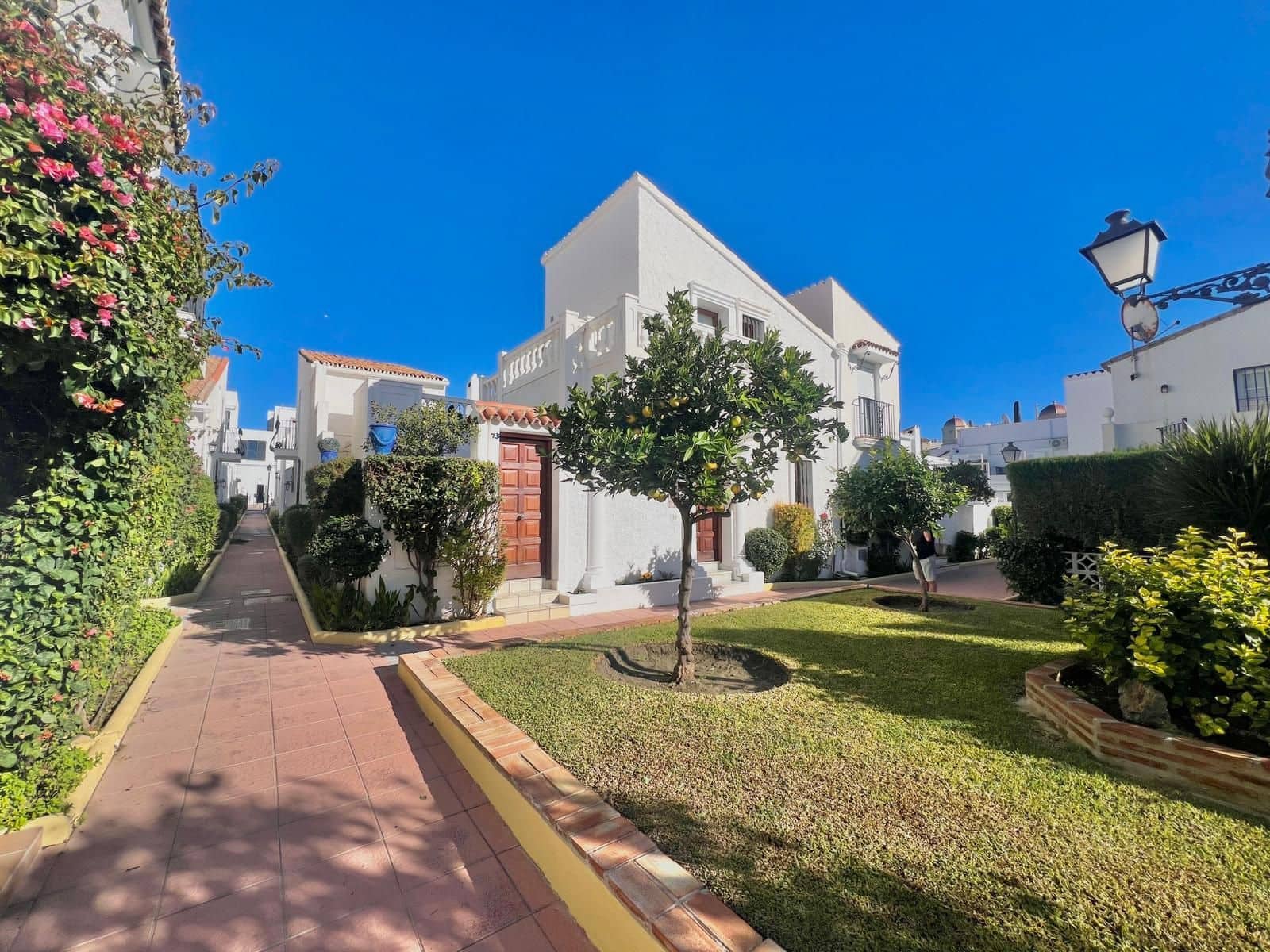 3 quarto Moradia Geminada para venda em New Golden Mile - 595 000 € (Ref: 9456026)