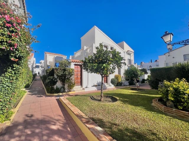 3 quarto Moradia Geminada para venda em New Golden Mile, Estepona - 595 000 € (Ref: 9456026)