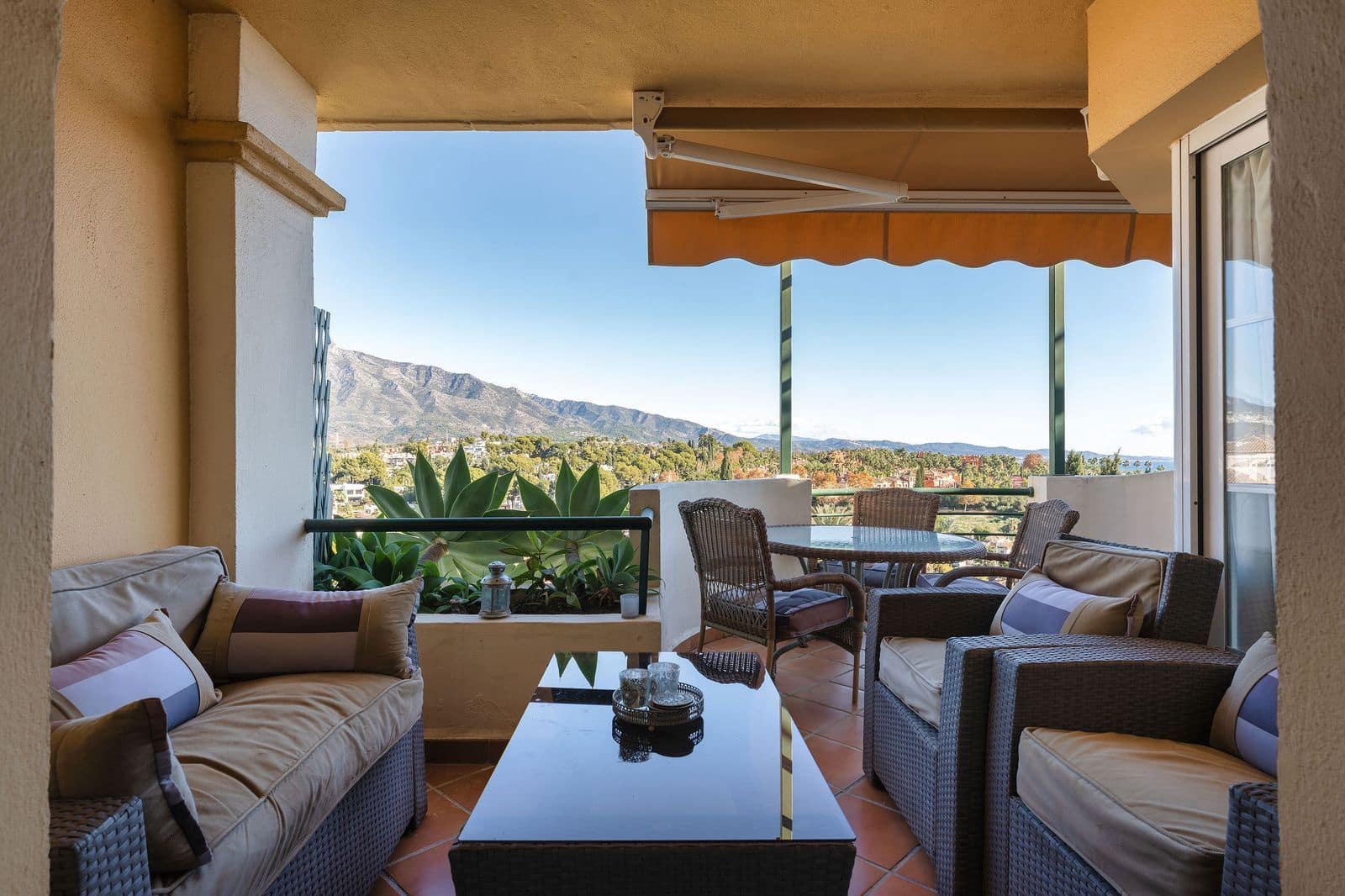 2 makuuhuone Huoneisto myytävänä paikassa Nueva Andalucia - 475 000 € (Ref: 9456029)