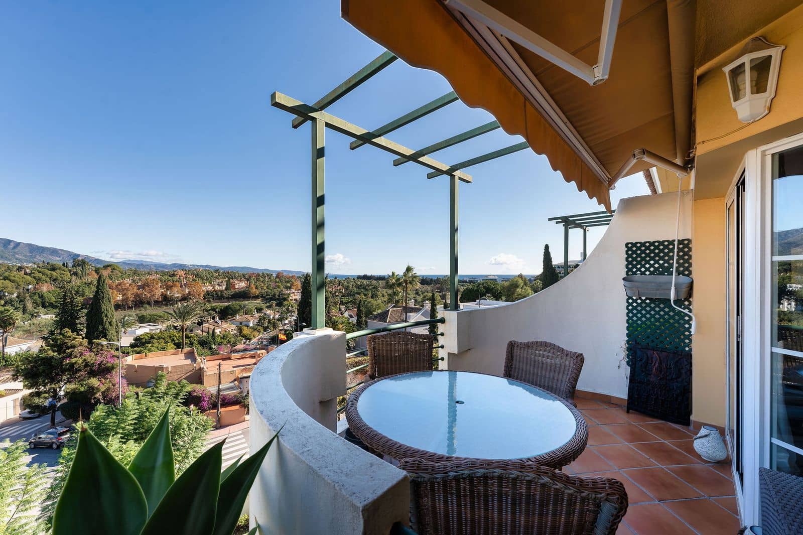 2 makuuhuone Huoneisto myytävänä paikassa Nueva Andalucia - 475 000 € (Ref: 9456029)