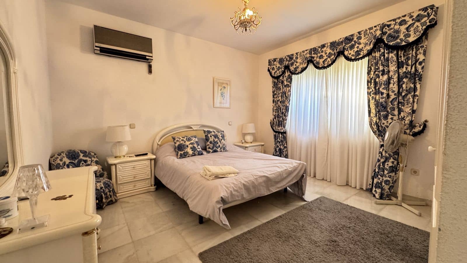 4 soveværelse Villa til salg i El Paraiso - € 1.650.000 (Ref: 9456036)