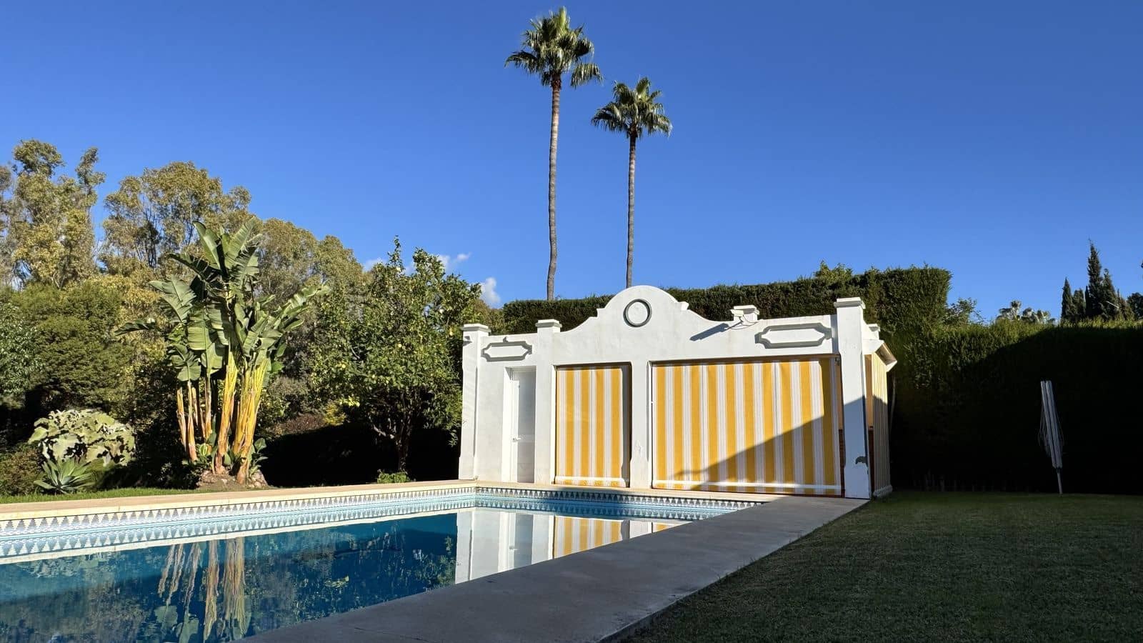 4 soveværelse Villa til salg i El Paraiso - € 1.650.000 (Ref: 9456036)