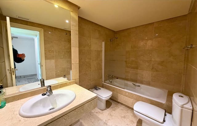 2 soverom Leilighet til salgs i Puerto Banus, Marbella - € 410 000 (Ref: 9456038)