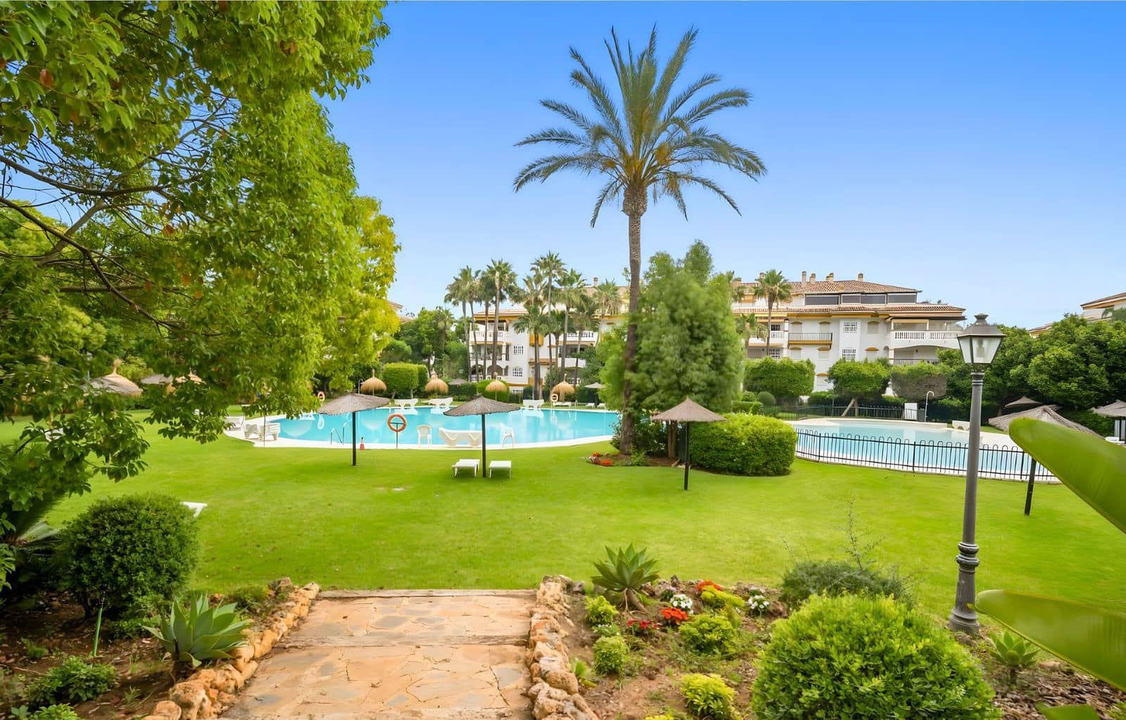 2 soverom Leilighet til salgs i Puerto Banus - € 410 000 (Ref: 9456038)
