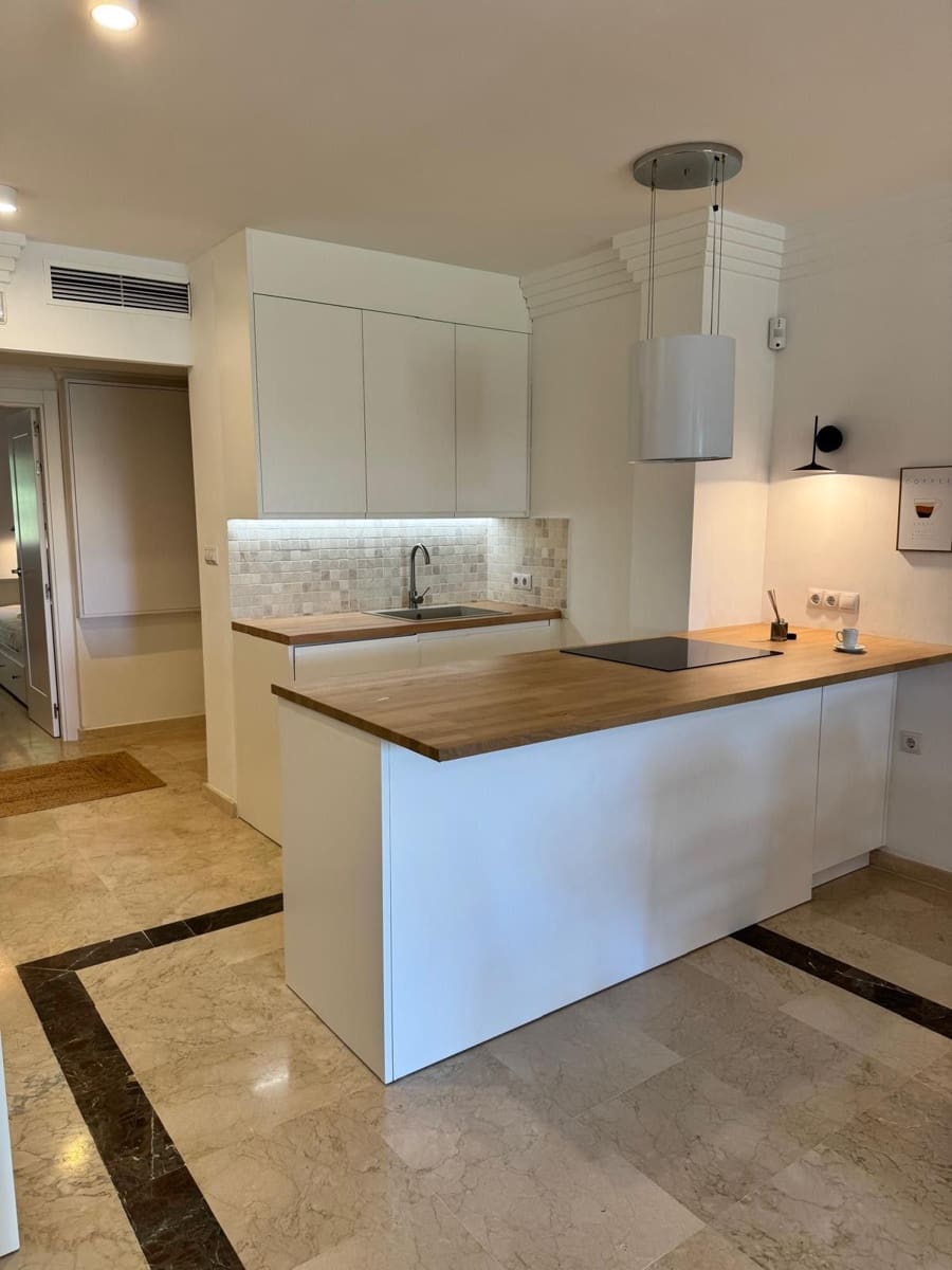 3 bedroom Apartment for sale in Marbella - € 565,000 (Ref: 9456040)