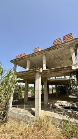 Terre non Aménagée à vendre à Estepona - 630 000 € (Ref: 9456041)