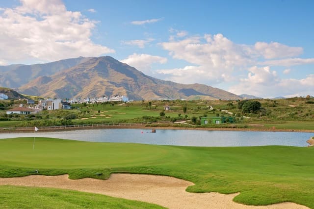 Terre non Aménagée à vendre à Estepona - 630 000 € (Ref: 9456041)