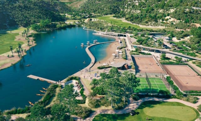 4 bedroom Apartment for sale in La Quinta, Benahavís - € 1,950,000 (Ref: 9456046)