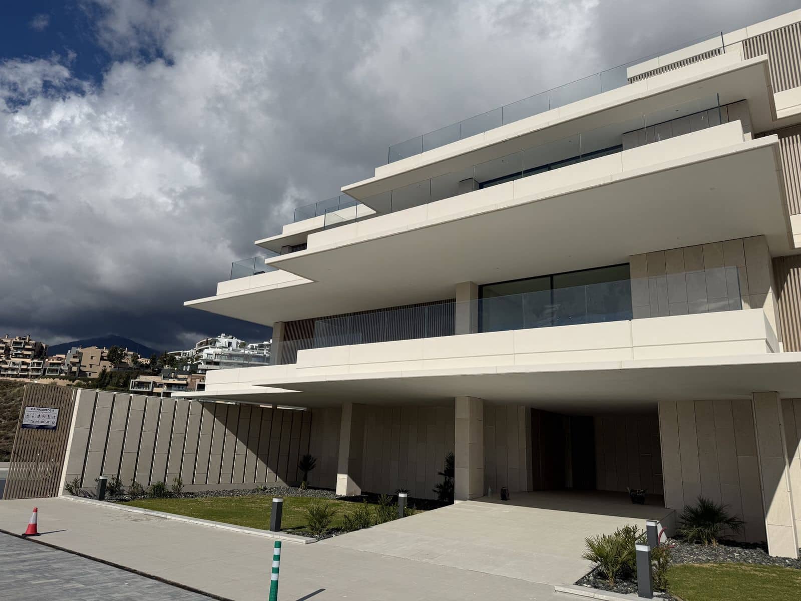 4 bedroom Apartment for sale in La Quinta - € 1,950,000 (Ref: 9456046)