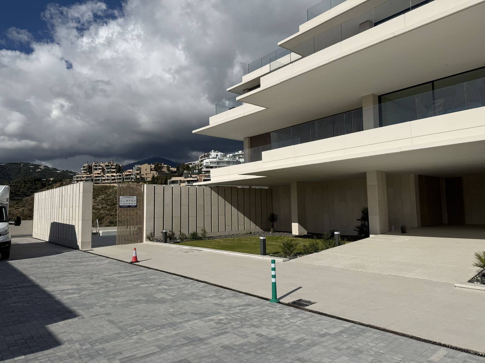 4 bedroom Apartment for sale in La Quinta - € 1,950,000 (Ref: 9456046)