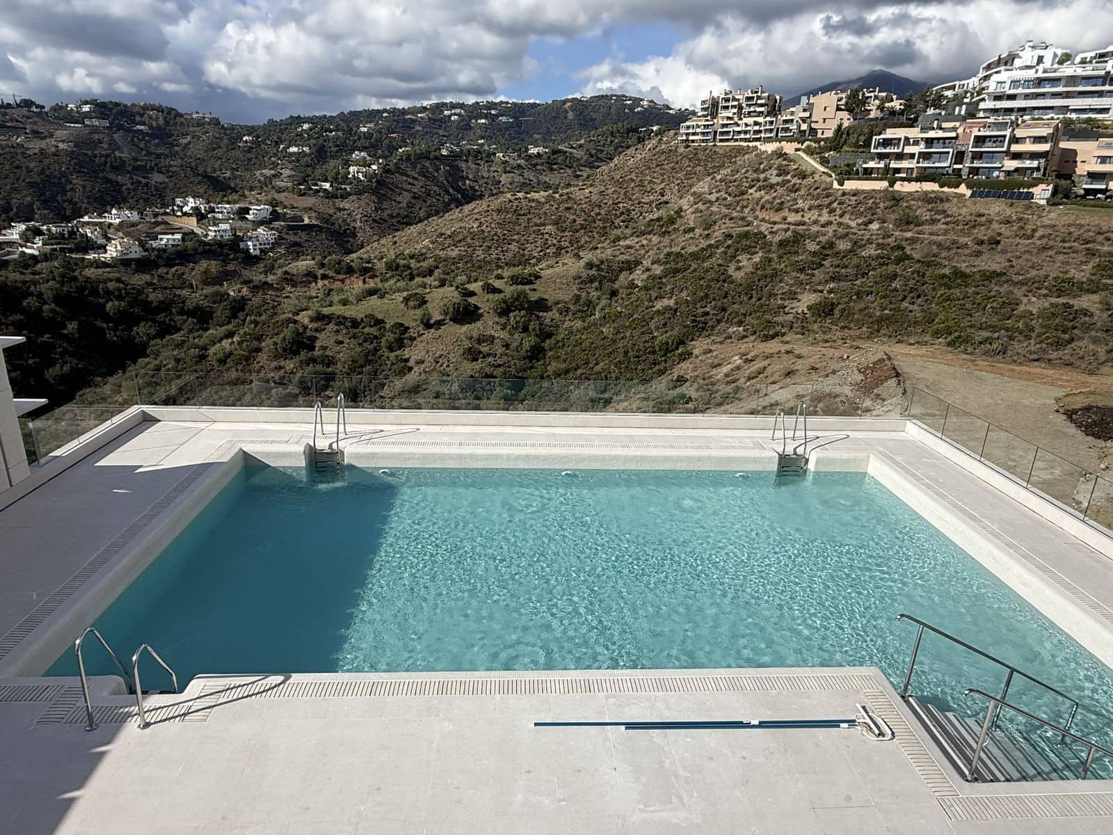 4 bedroom Apartment for sale in La Quinta - € 1,950,000 (Ref: 9456046)