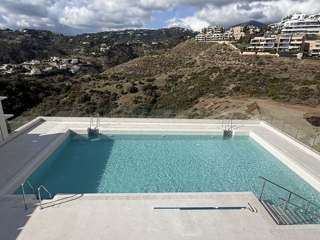 4 bedroom Apartment for sale in La Quinta, Benahavís - € 1,950,000 (Ref: 9456046)