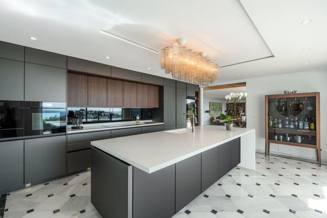 Chalet de 6 habitaciones en El Palo, Málaga ciudad en venta - 4.450.000 € (Ref: 9456047)