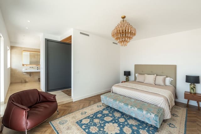 Chalet de 6 habitaciones en El Palo, Málaga ciudad en venta - 4.450.000 € (Ref: 9456047)