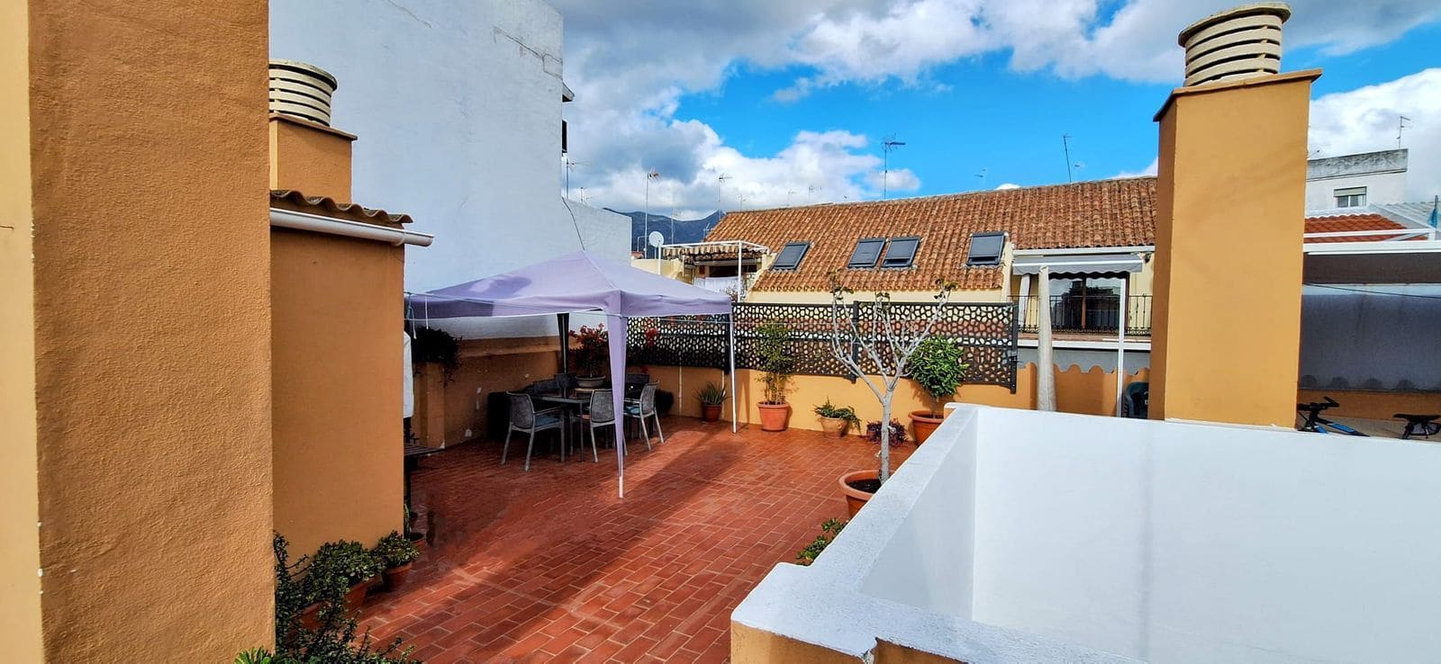 3 bedroom Apartment for sale in Marbella - € 429,900 (Ref: 9456051)