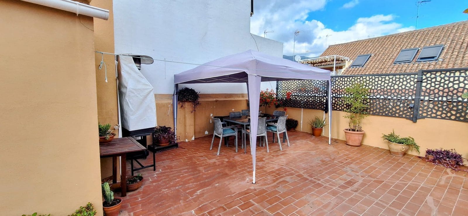 3 bedroom Apartment for sale in Marbella - € 429,900 (Ref: 9456051)