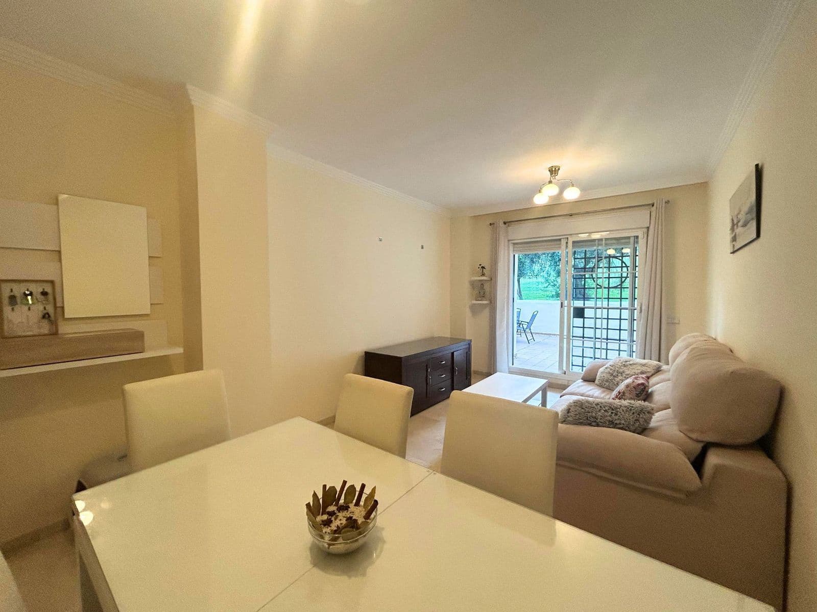 Apartamento de 2 habitaciones en Benalmádena en venta - 329.900 € (Ref: 9456055)