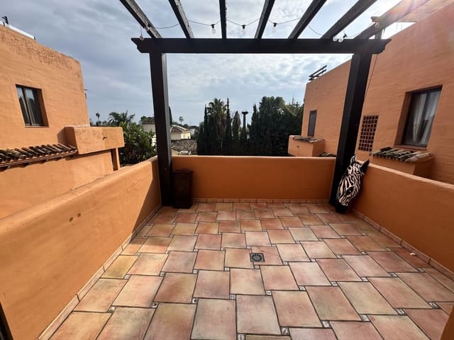 Apartamento de 2 habitaciones en Cancelada, Estepona en venta - 295.000 € (Ref: 9456058)