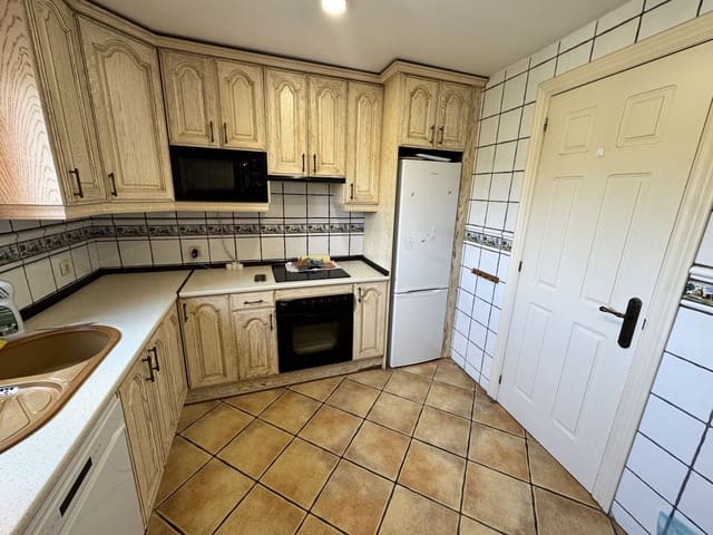 Apartamento de 2 habitaciones en Cancelada, Estepona en venta - 295.000 € (Ref: 9456058)