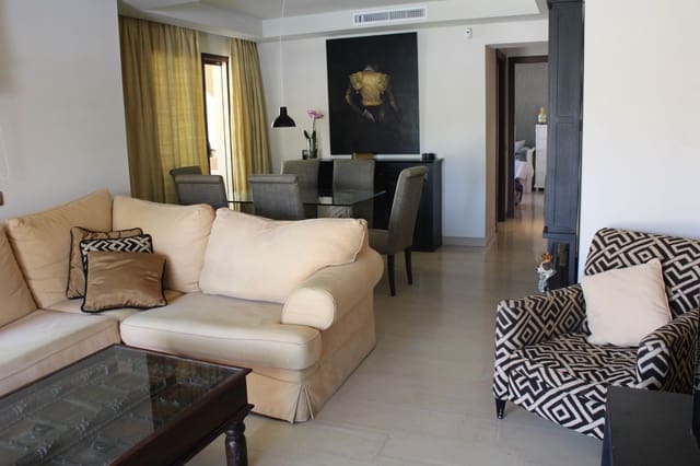 2 bedroom Apartment for sale in Nueva Andalucia, Marbella - € 750,000 (Ref: 9456063)