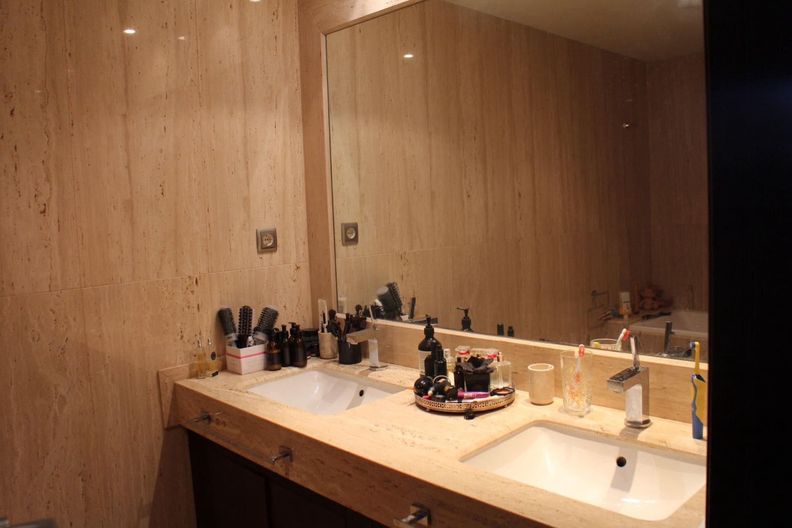 2 bedroom Apartment for sale in Nueva Andalucia - € 750,000 (Ref: 9456063)