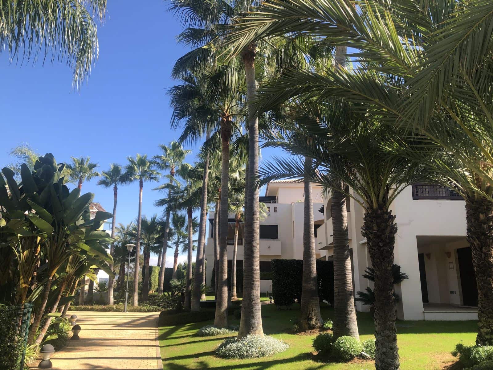 2 bedroom Apartment for sale in Nueva Andalucia - € 750,000 (Ref: 9456063)