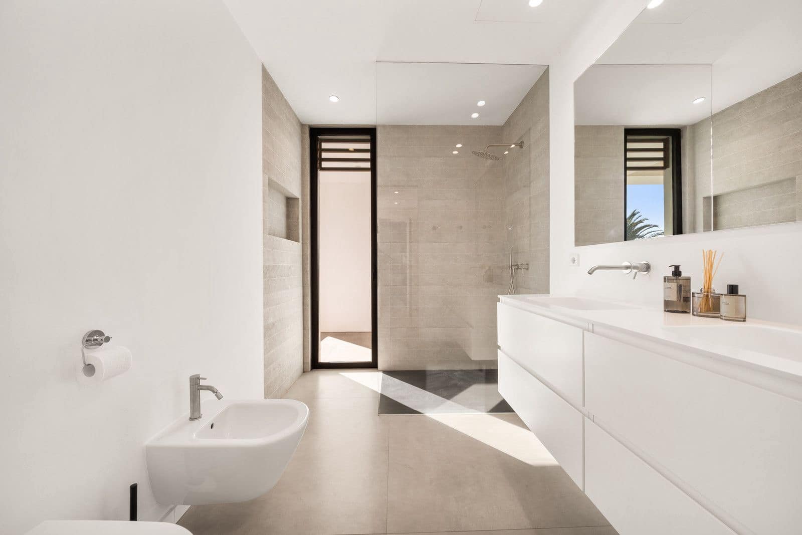 5 bedroom Villa for sale in Estepona - € 6,200,000 (Ref: 9456064)