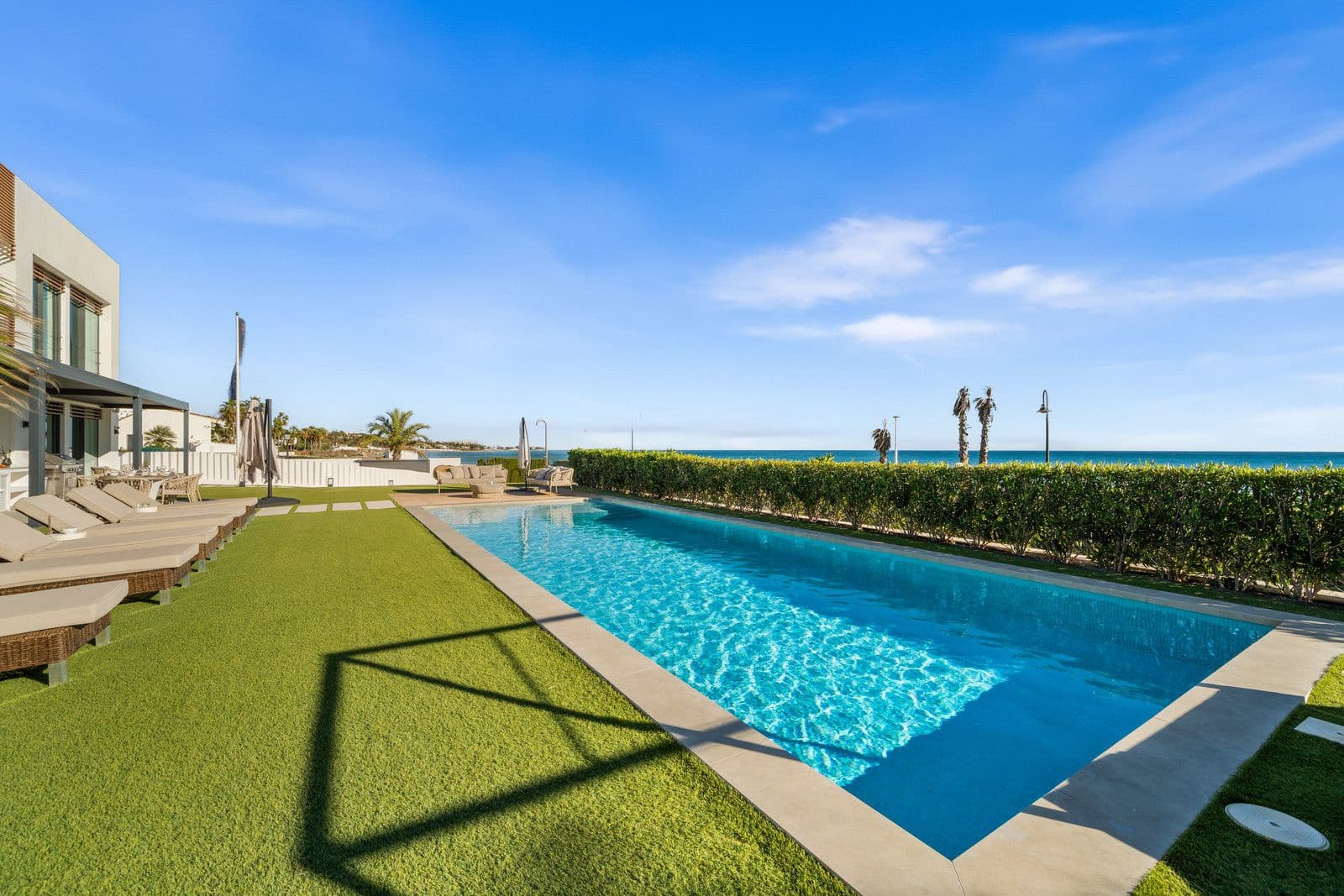 5 bedroom Villa for sale in Estepona - € 6,200,000 (Ref: 9456064)