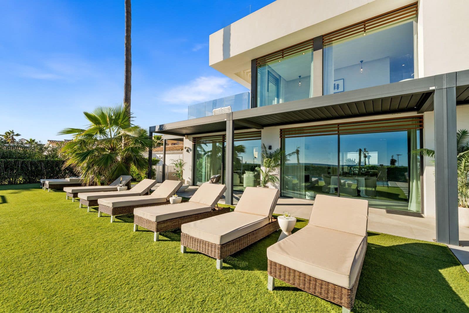 5 bedroom Villa for sale in Estepona - € 6,200,000 (Ref: 9456064)